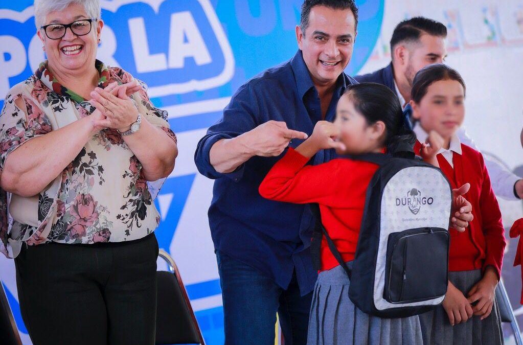 Con las mochulas, una educación más digna para la niñez duranguense: Toño Ochoa